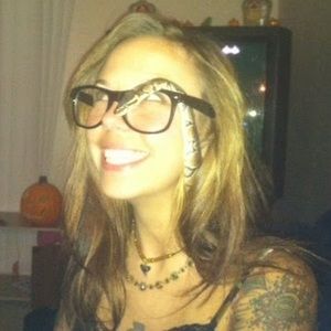 Meet your Posher, Ashley